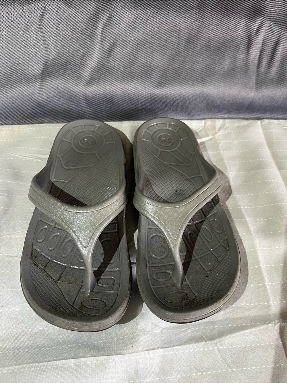 Aetrex Women's Gray Thong Recovery Sandals